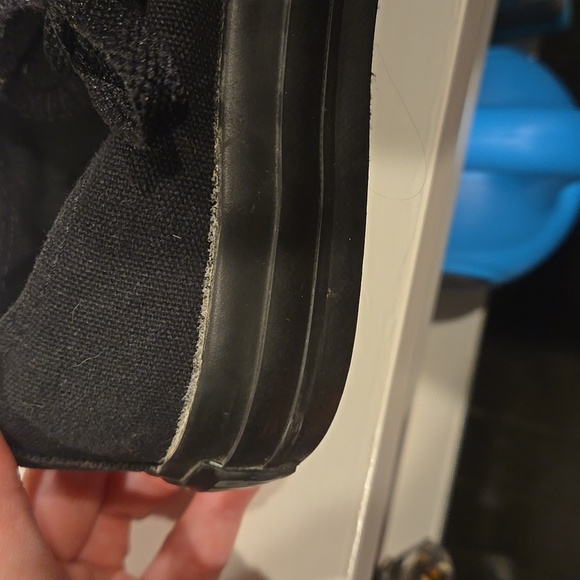 Converse – Black Chuck Taylors - Picture 7 of 9